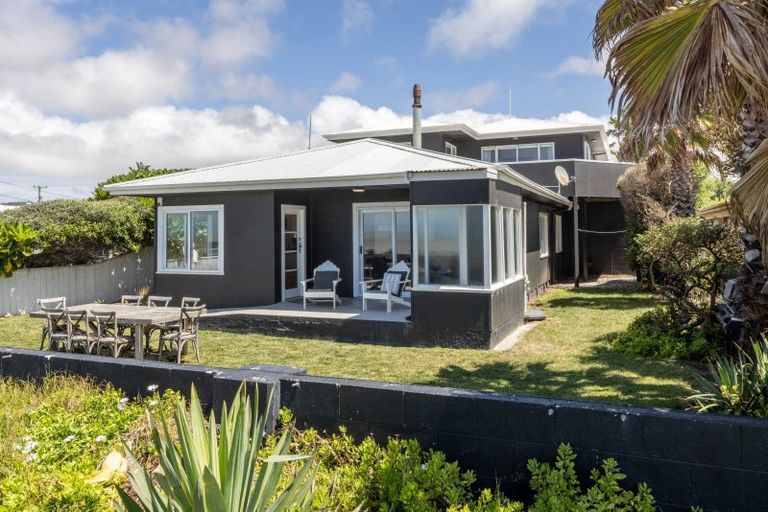 Photo of property in 243 Clifton Road, Te Awanga, 4102