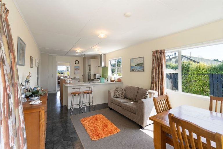 Photo of property in 286 Kawiu Road, Levin, 5510