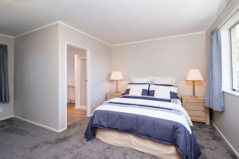 Photo of property in 37 James Cook Street, Havelock North, 4130