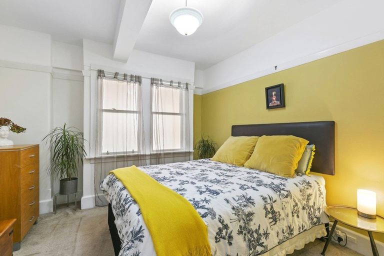 Photo of property in Inverleith Apartments, 1/306 Oriental Parade, Oriental Bay, Wellington, 6011
