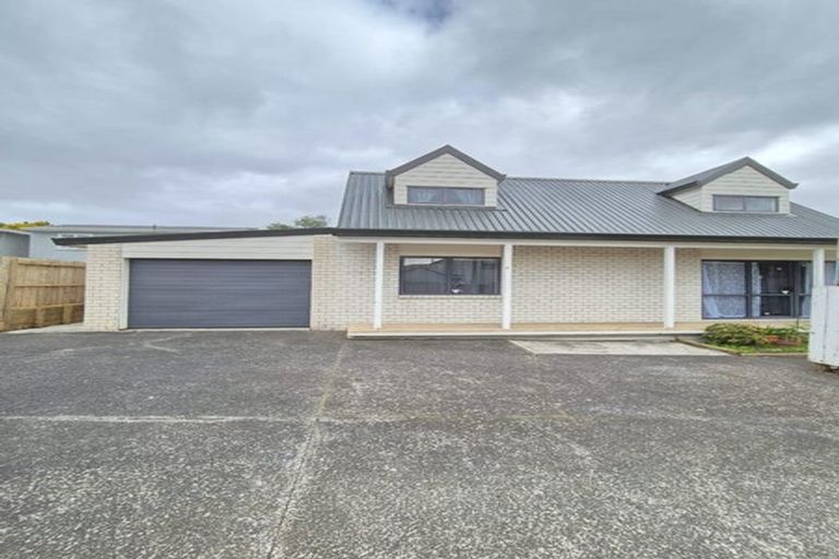 Photo of property in 6a Blacklock Avenue, Henderson, Auckland, 0612