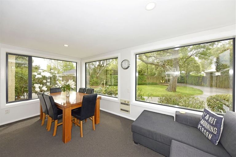 Photo of property in 21 Barnes Road, Redwood, Christchurch, 8051