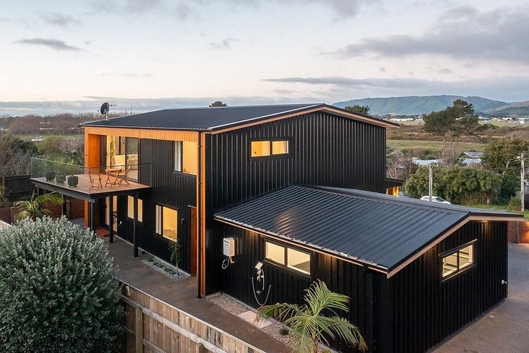 Photo of property in 129a Matatua Road, Raumati Beach, Paraparaumu, 5032