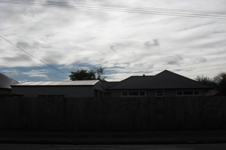 Photo of property in 174 Langdons Road, Northcote, Christchurch, 8052