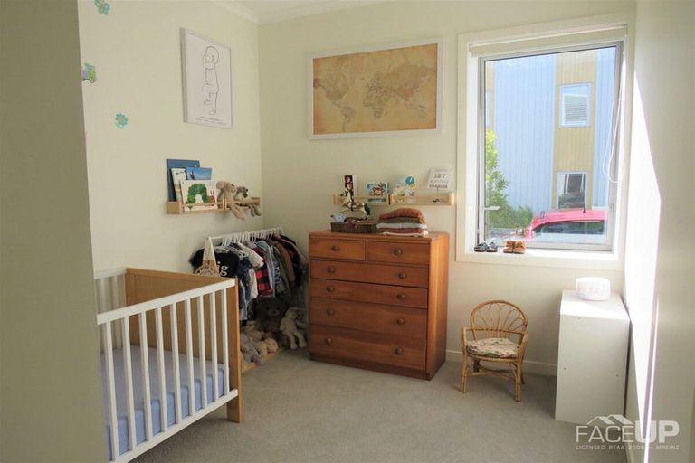 Photo of property in 4/2 Warrant Officer Lane, Hobsonville, Auckland, 0616