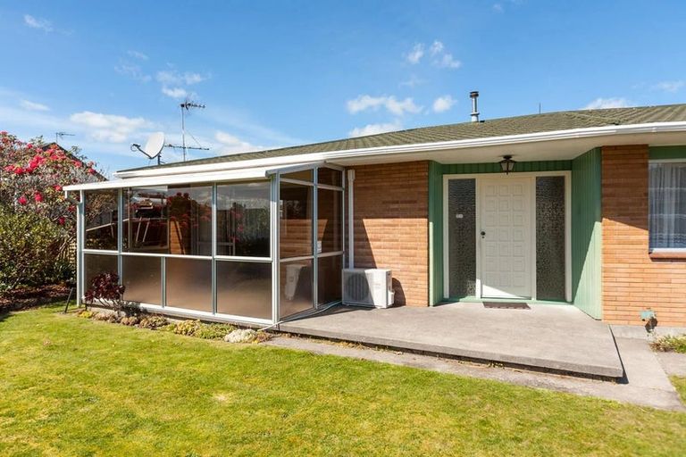 Photo of property in 14 Truby King Street, Merrilands, New Plymouth, 4312