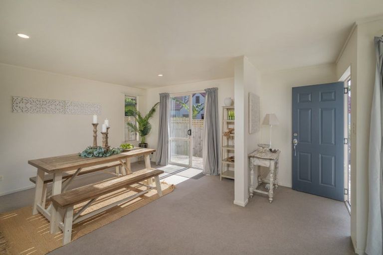 Photo of property in 37 Hahei Beach Road, Hahei, Whitianga, 3591