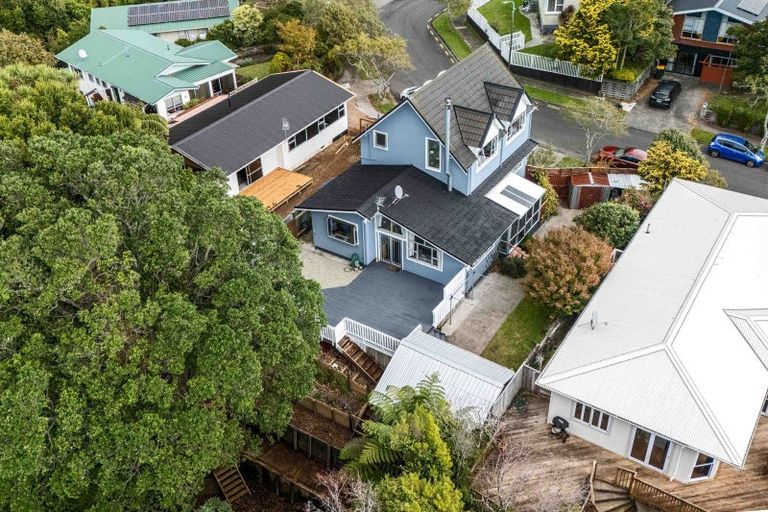 Photo of property in 15 Carlton Terrace, Westown, New Plymouth, 4310