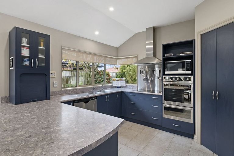 Photo of property in 19 Regent Drive, Paraparaumu Beach, Paraparaumu, 5032