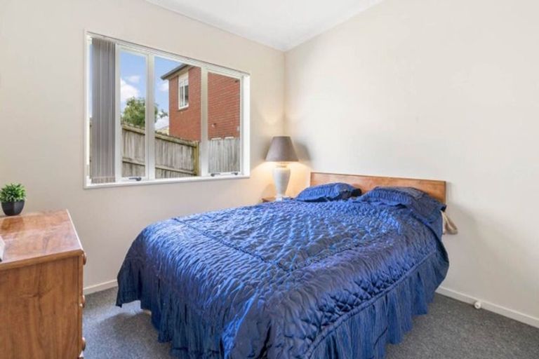 Photo of property in 14 Brashier Circle, Sunnyvale, Auckland, 0612