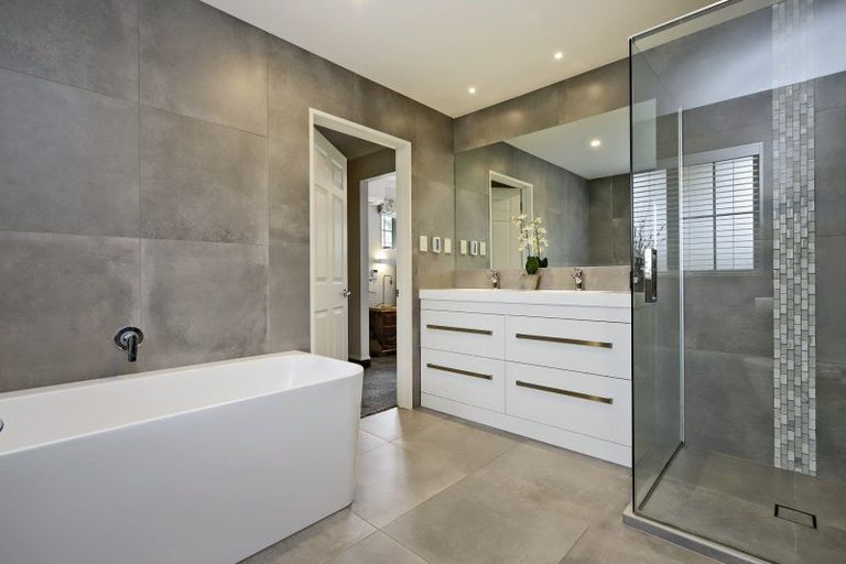 Photo of property in 15 Jacaranda Place, Greenmeadows, Napier, 4112