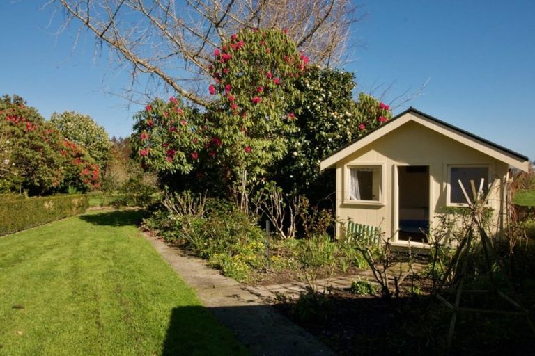 Photo of property in 15 Gleeson Road, Manakau, Levin, 5573