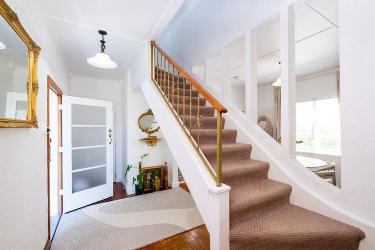 Photo of property in 170 Vigor Brown Street, Napier South, Napier, 4110