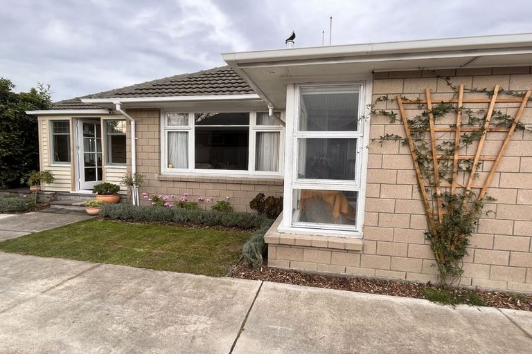 Photo of property in 21 Kinnaird Place, Hillmorton, Christchurch, 8025