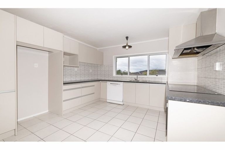 Photo of property in 207 Don Buck Road, Massey, Auckland, 0614