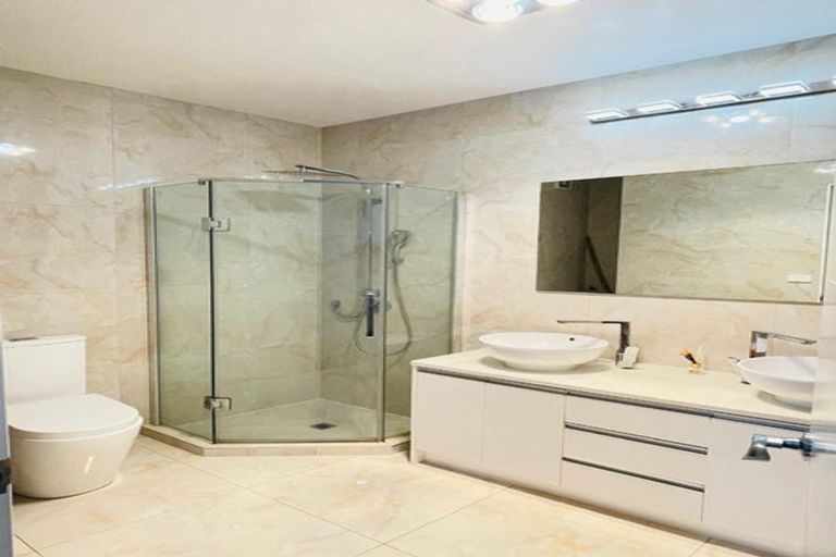 Photo of property in 23 Bartells Drive, Goodwood Heights, Auckland, 2105