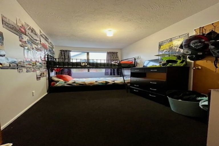 Photo of property in 12 Farm Lane, Parklands, Christchurch, 8083