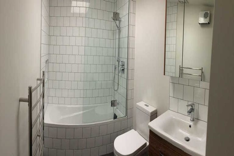 Photo of property in 3/3 Grove Road, Addington, Christchurch, 8024