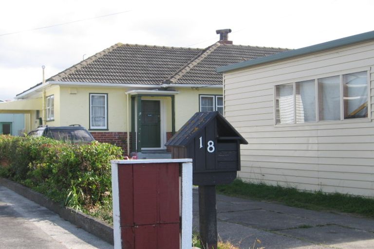 Photo of property in 18 Glamis Avenue, Strathmore Park, Wellington, 6022