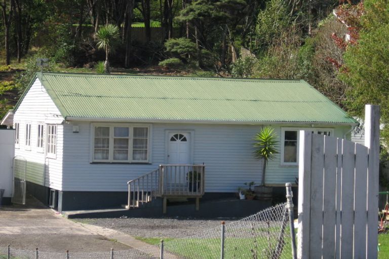 Photo of property in 26 Derwent Crescent, Titirangi, Auckland, 0604