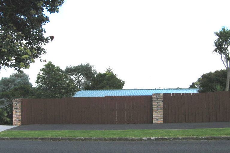 Photo of property in 7 Lynbrooke Avenue, Blockhouse Bay, Auckland, 0600