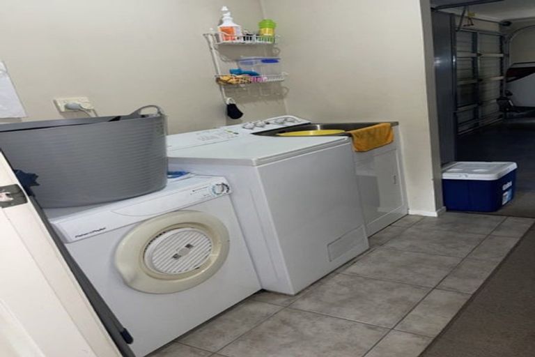 Photo of property in 86 Nielsen Gardens, Rototuna, Hamilton, 3210