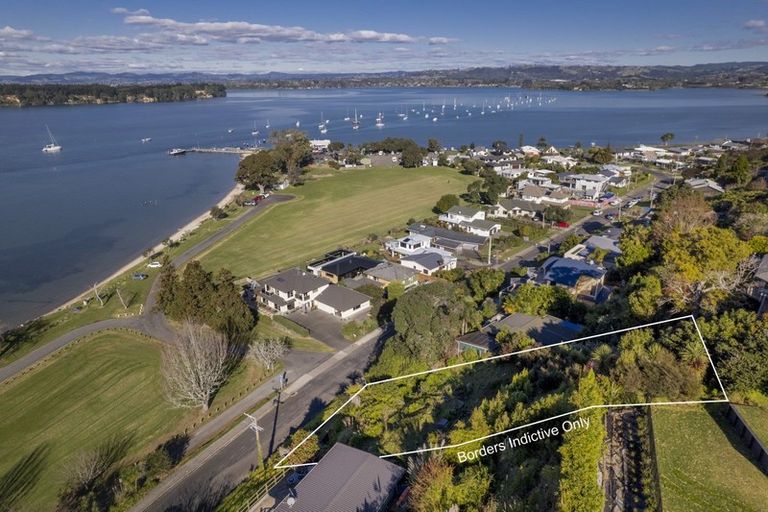 Photo of property in 37 Harbour View Road, Omokoroa, 3114