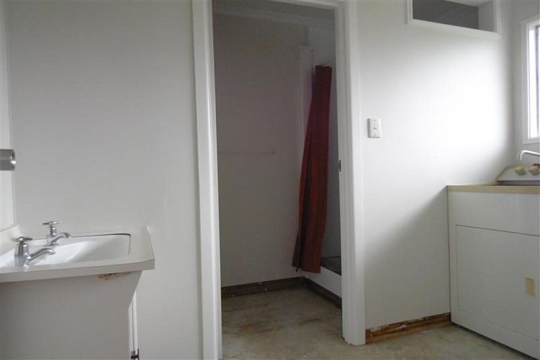 Photo of property in 10d Govett Avenue, Frankleigh Park, New Plymouth, 4310