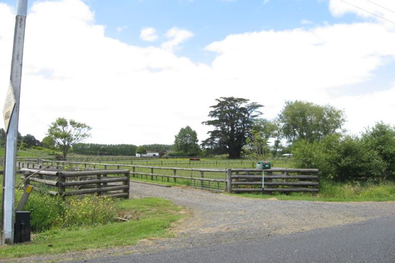 Photo of property in 124 Station Road, Pukekohe, 2120