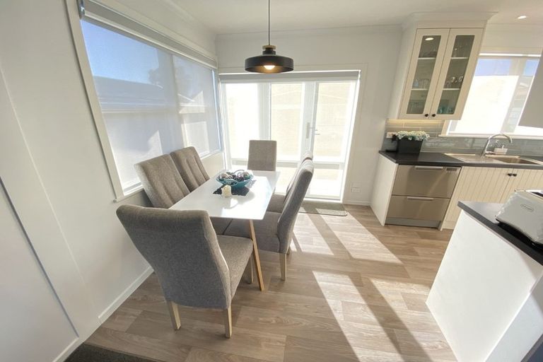 Photo of property in 42 Rutherford Street, Chedworth, Hamilton, 3210