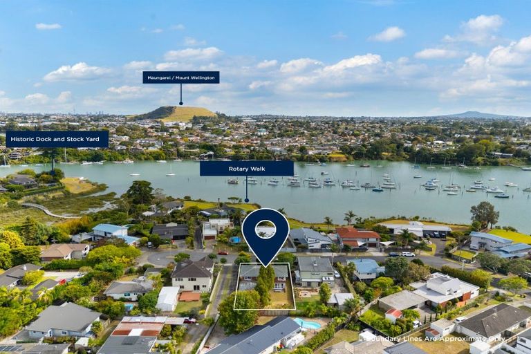 Photo of property in 40 Riverlea Avenue, Pakuranga, Auckland, 2010