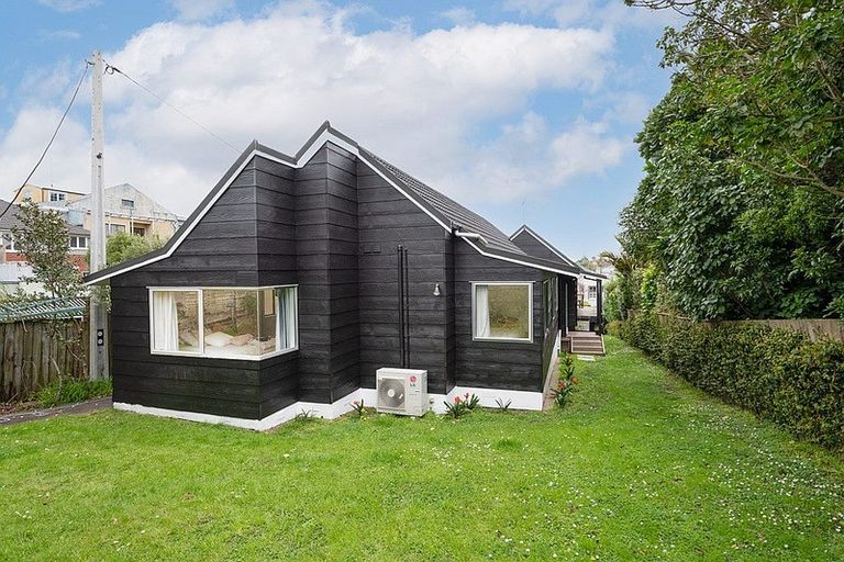 Photo of property in 4 High Street, Devonport, Auckland, 0624