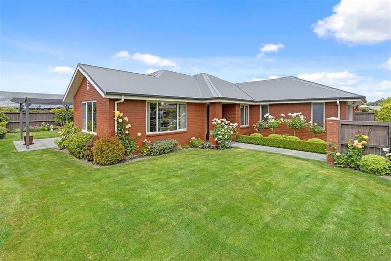 Photo of property in 1 Ross Place, Northwood, Christchurch, 8051