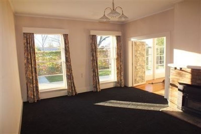 Photo of property in 98 Kahu Road, Fendalton, Christchurch, 8041