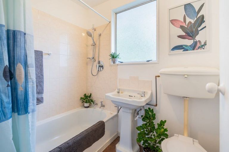 Photo of property in 2/53 Mathesons Road, Phillipstown, Christchurch, 8011