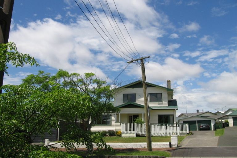 Photo of property in 12 Riro Street, Point Chevalier, Auckland, 1022