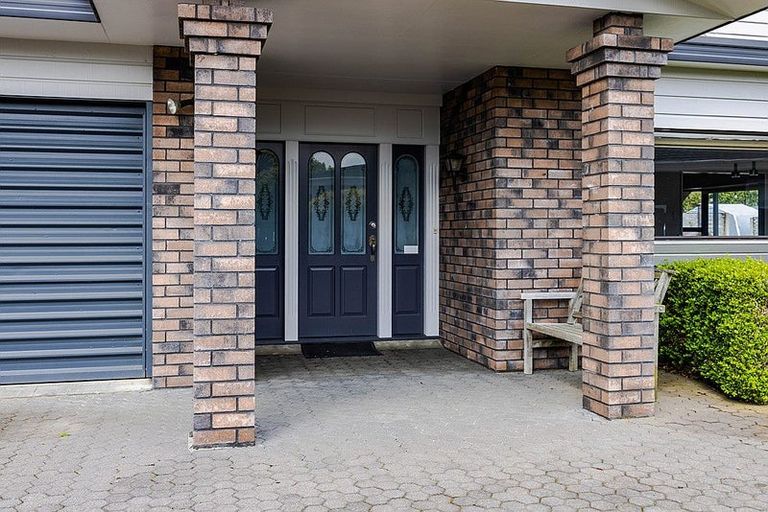 Photo of property in 11 County Drive, Hawera, 4610