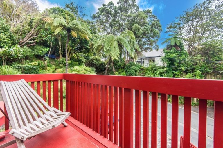 Photo of property in 6a Joll Street, Karori, Wellington, 6012