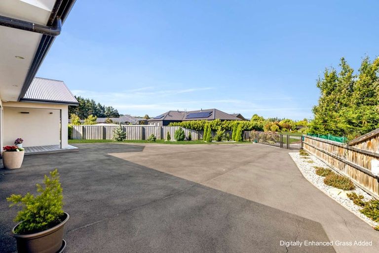 Photo of property in 11 Paradise Way, Amberley, 7410