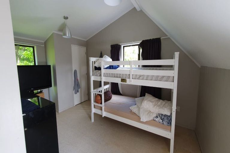 Photo of property in 34 Pekanga Road, Normandale, Lower Hutt, 5010