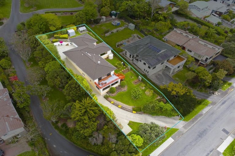 Photo of property in 51 Kotare Street, Waikanae, 5036