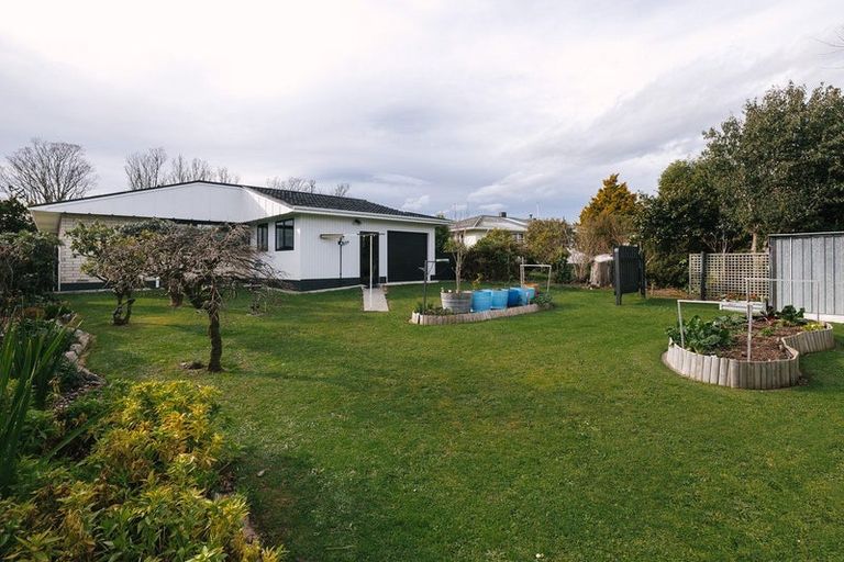 Photo of property in 14 Pollen Street, Woodville, 4920