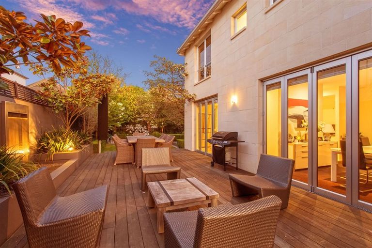 Photo of property in 22 Thornycroft Street, Fendalton, Christchurch, 8052