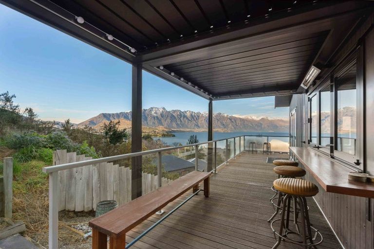Photo of property in 16b Sainsbury Road, Fernhill, Queenstown, 9300
