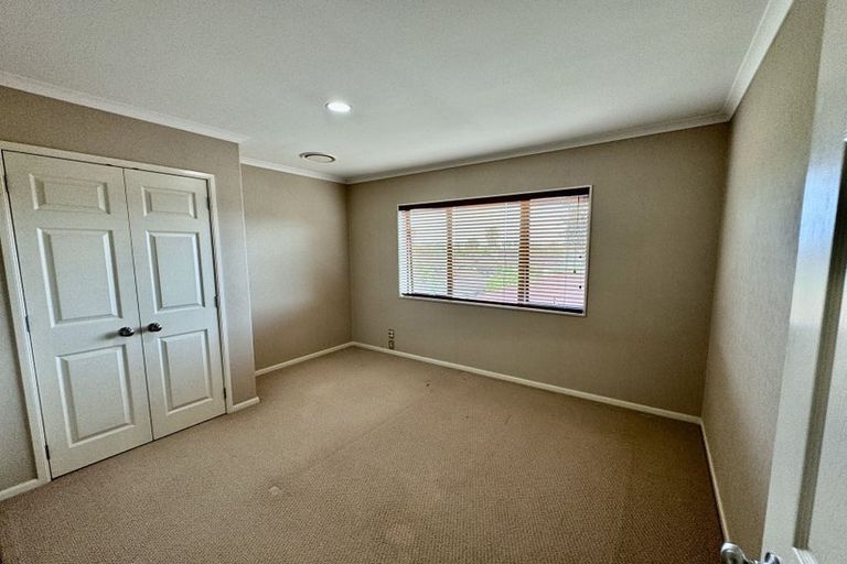 Photo of property in 11 William Woods Court, Flat Bush, Auckland, 2016