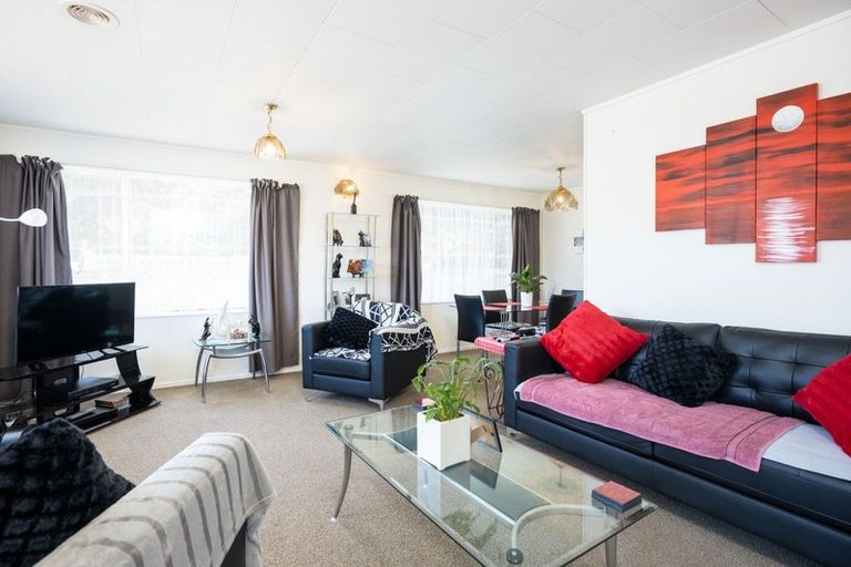 Photo of property in 9/2 Waterloo Place, Westown, New Plymouth, 4310