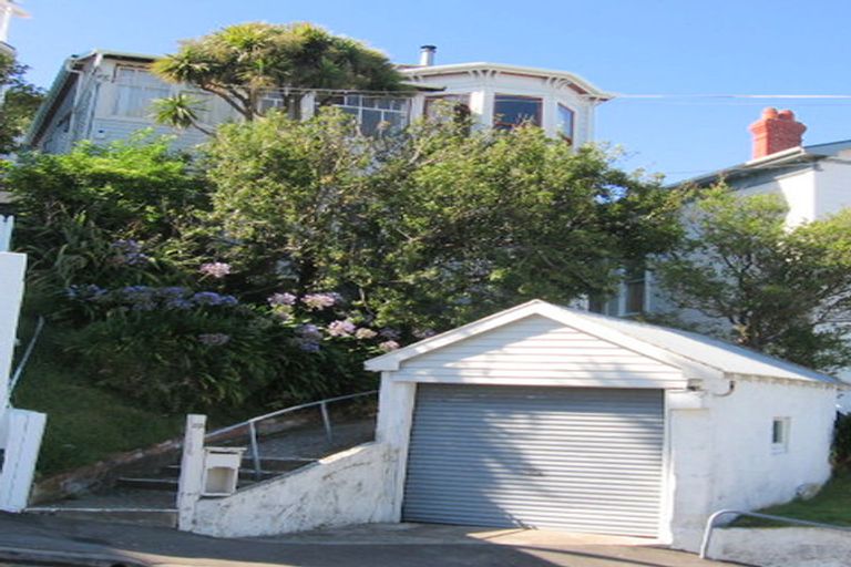 Photo of property in 23 Shannon Street, Mount Victoria, Wellington, 6011