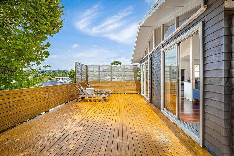 Photo of property in 241 Glengarry Road, Glen Eden, Auckland, 0602