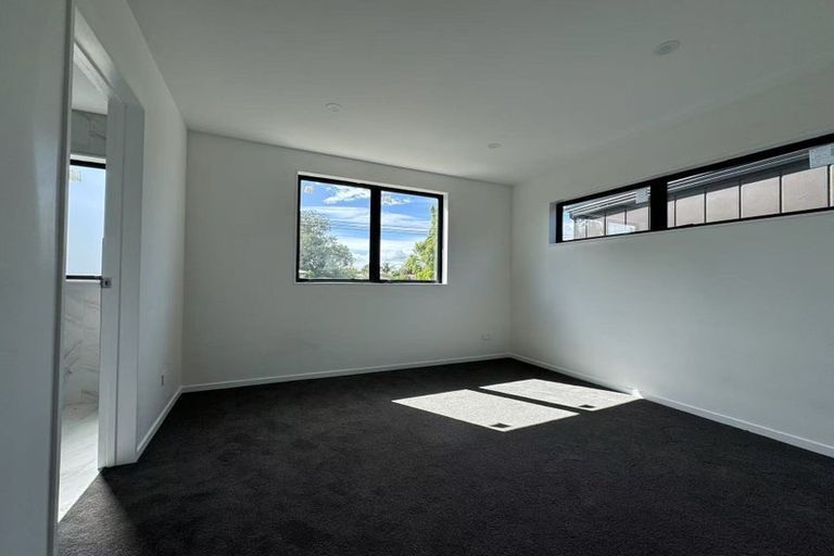 Photo of property in 4 Peara Place, Henderson, Auckland, 0610