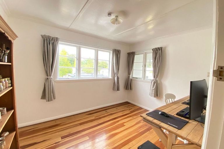 Photo of property in 15 Gladstone Street, Woodville, 4920